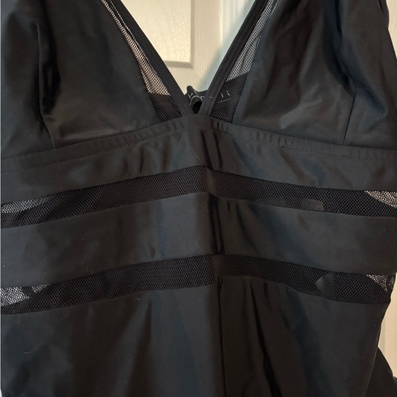 Eloquii GUC Stylish Black One Piece Swimsuit - Picture 2 of 7